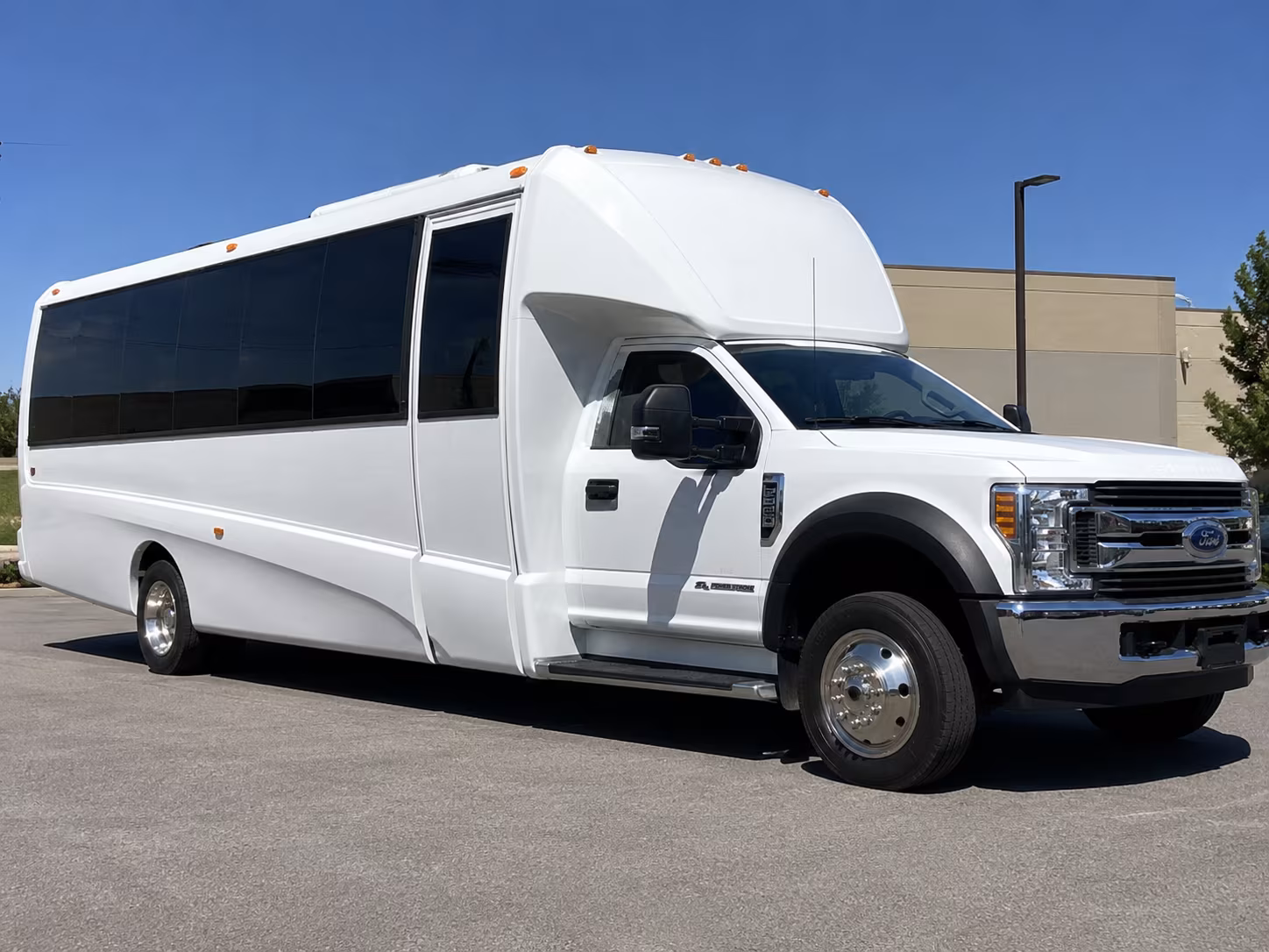 aquarium and zoo field trip buses serving brick area schools