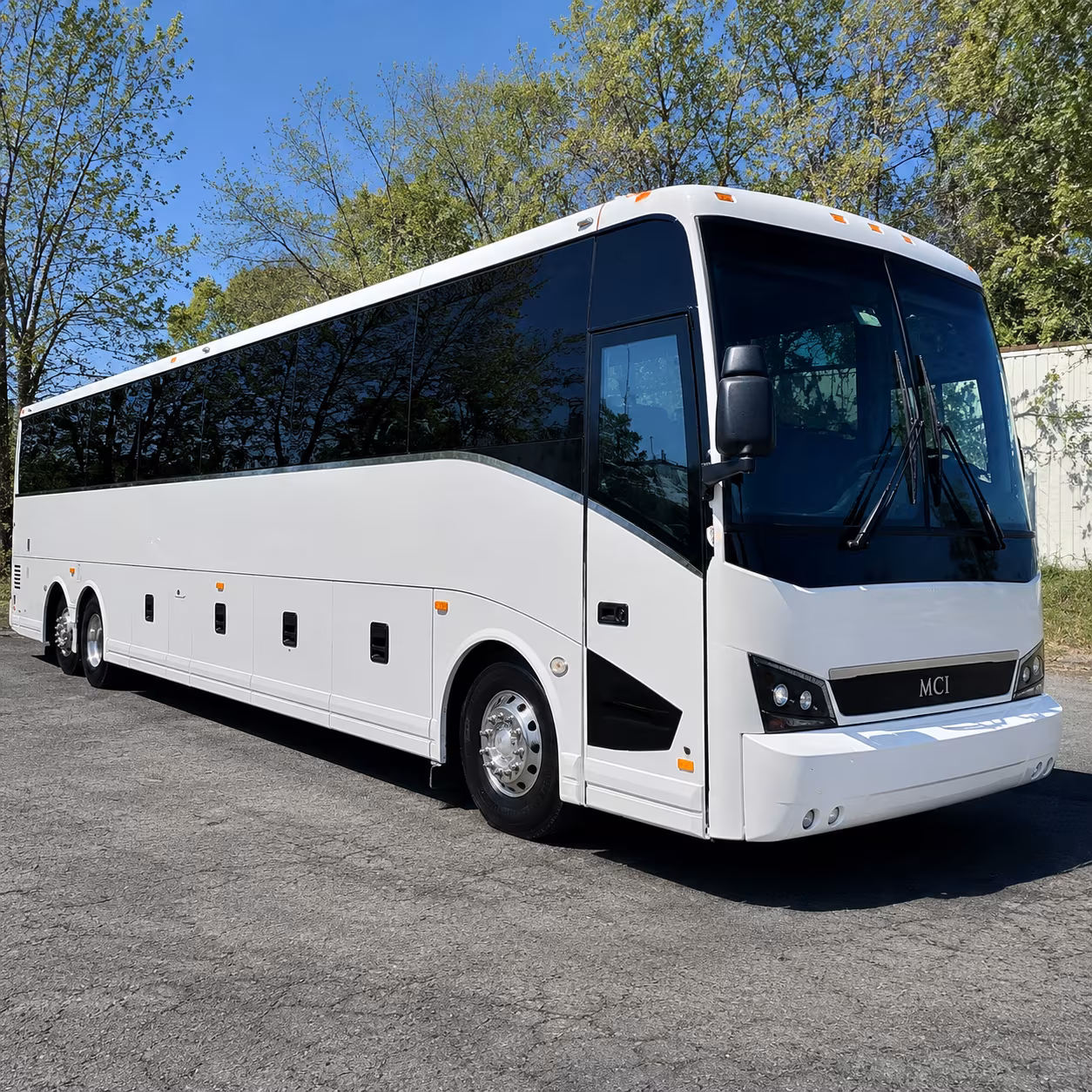 charter buses for concerts and live events out of brick